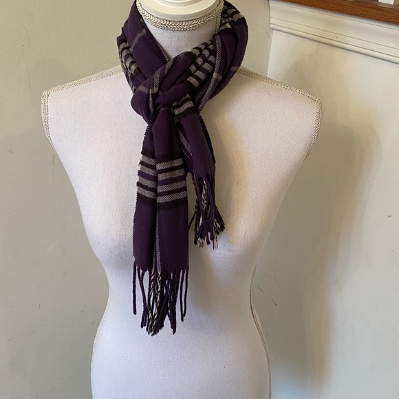 🥭 (4 for $15) Compact Soft Purple Scarf - Picture 4 of 8
